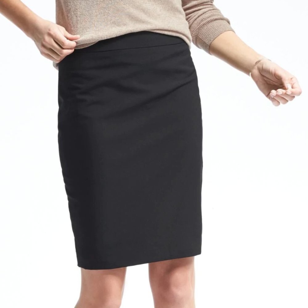 COVID-19 SALE...NWT Banana Republic pencil skirt